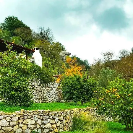 The Stone House, A Peaceful Escape For Seasons *
