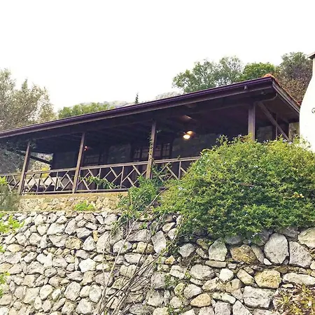 The Stone House, A Peaceful Escape For Seasons