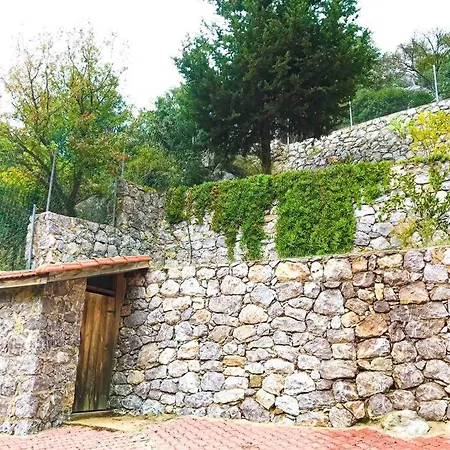 Feriehus The Stone House, A Peaceful Escape For Seasons